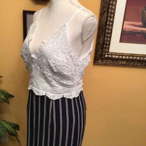 TRAC Crochet V-Neck Wide Leg Jumpsuit - Picture 7 of 9